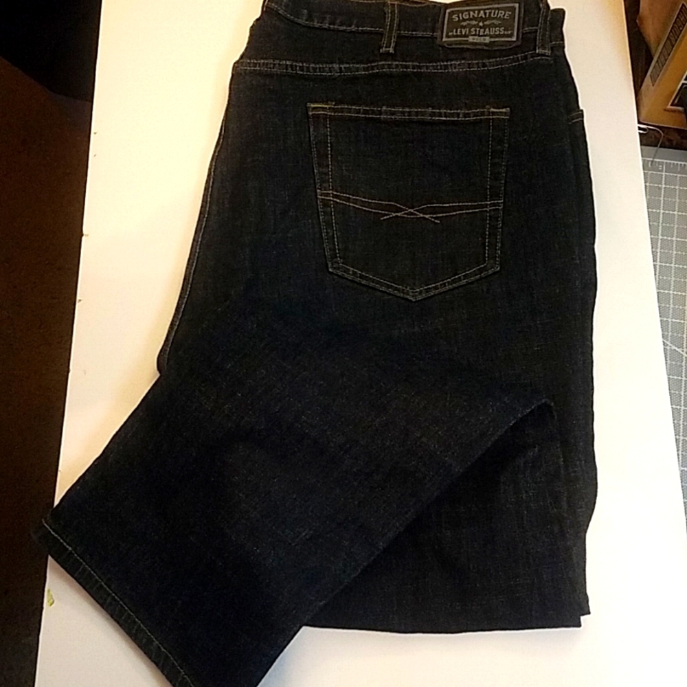 Men's Levi Gold Athletic cut jeans size 44 by 32